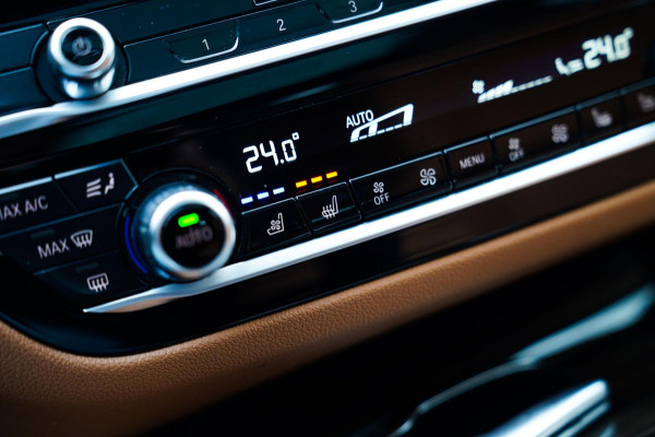 BMW 5 Serie Touring 530i xDrive High Executive | M-pakket | Head up Display | 360 cam | Memory | Park Assist | Adaptieve cruise |