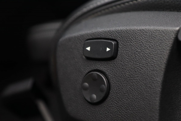 BMW X1 XDrive20i High Executive / PANO / KEYLESS / CAMERA / STUUR+STOELVERW