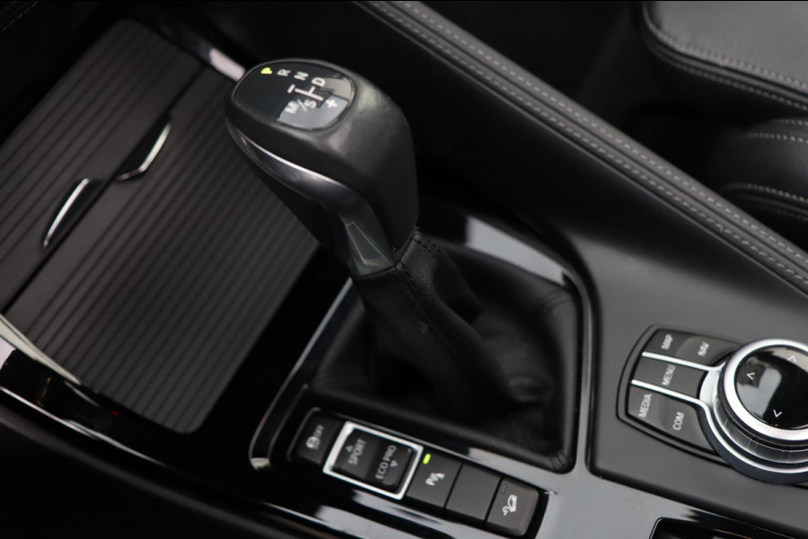 BMW X1 XDrive20i High Executive / PANO / KEYLESS / CAMERA / STUUR+STOELVERW