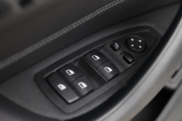 BMW X1 XDrive20i High Executive / PANO / KEYLESS / CAMERA / STUUR+STOELVERW