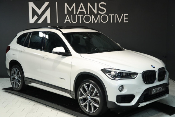 BMW X1 XDrive20i High Executive / PANO / KEYLESS / CAMERA / STUUR+STOELVERW