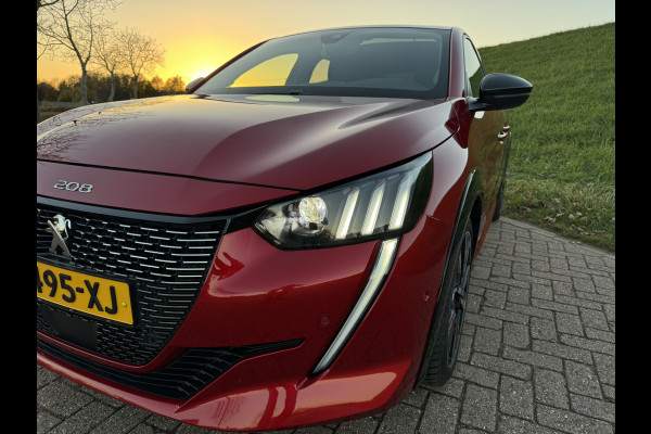 Peugeot 208 1.2 PureTech GT Pack Massagestoel | Stoelverwarming |Pano | Camera | Apple Carplay