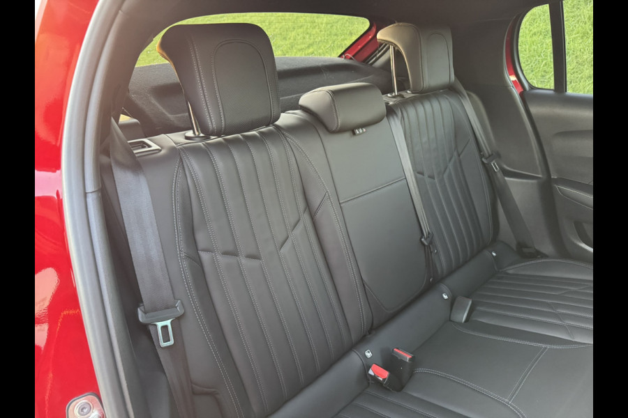 Peugeot 208 1.2 PureTech GT Pack Massagestoel | Stoelverwarming |Pano | Camera | Apple Carplay