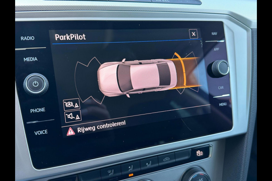 Volkswagen Passat 1.5 TSI Comfortline Business/ CarPlay/ DSG/ PDC V+A