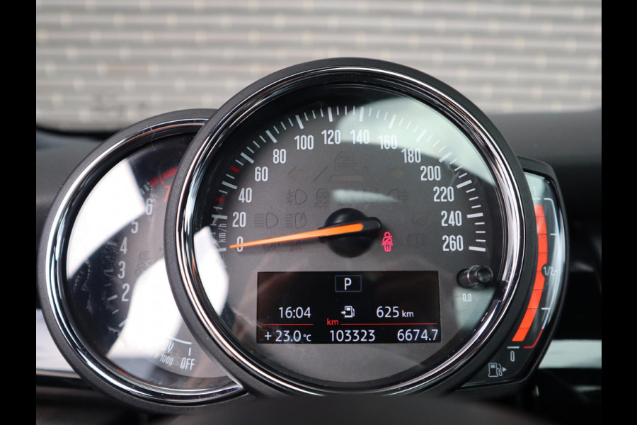 MINI Hatchback Cooper S Automaat 3 deurs / John Cooper Works Exterieur / Panoramadak / John Cooper Works Interieur / Apple CarPlay / LED / 17 Inch / Extra Getint Glas / Sportstoelen / Navigatie Plus / Climate Control / Harman Kardon / DAB / Bluetooth
