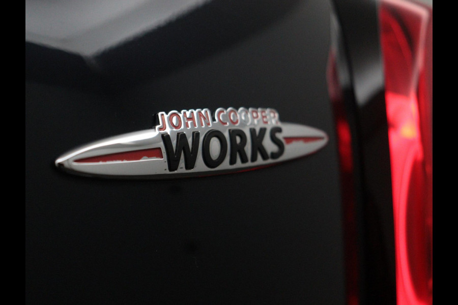 MINI Countryman John Cooper Works ALL4 Automaat / Panoramadak / Recaro Sportstoelen / Head-Up Display / LED / Navigatie Plus / 19 Inch / Achteruitrijcamera / Harman Kardon / Stoelverwarming / Lichtpakket