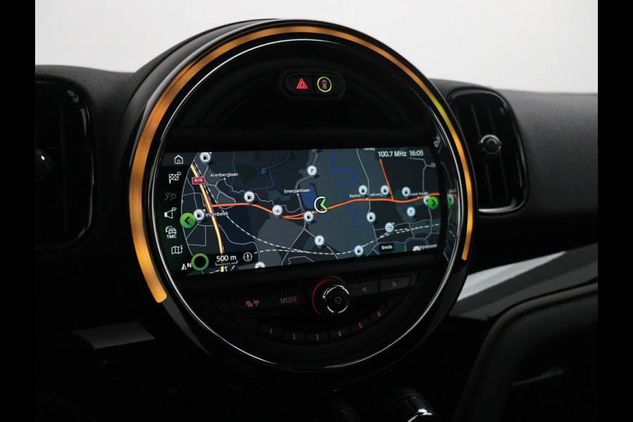 MINI Countryman John Cooper Works ALL4 Automaat / Panoramadak / Recaro Sportstoelen / Head-Up Display / LED / Navigatie Plus / 19 Inch / Achteruitrijcamera / Harman Kardon / Stoelverwarming / Lichtpakket