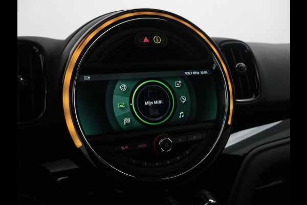 MINI Countryman John Cooper Works ALL4 Automaat / Panoramadak / Recaro Sportstoelen / Head-Up Display / LED / Navigatie Plus / 19 Inch / Achteruitrijcamera / Harman Kardon / Stoelverwarming / Lichtpakket