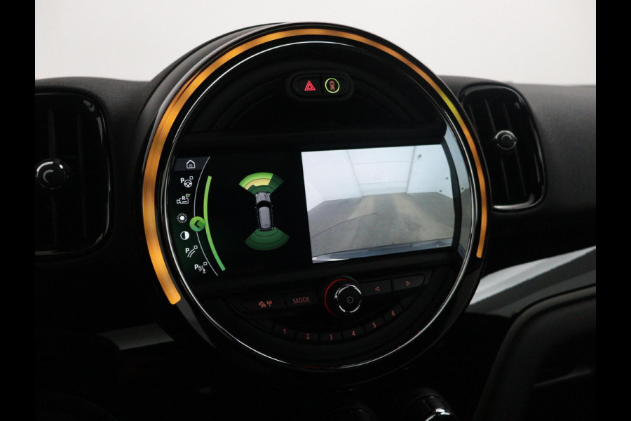 MINI Countryman John Cooper Works ALL4 Automaat / Panoramadak / Recaro Sportstoelen / Head-Up Display / LED / Navigatie Plus / 19 Inch / Achteruitrijcamera / Harman Kardon / Stoelverwarming / Lichtpakket