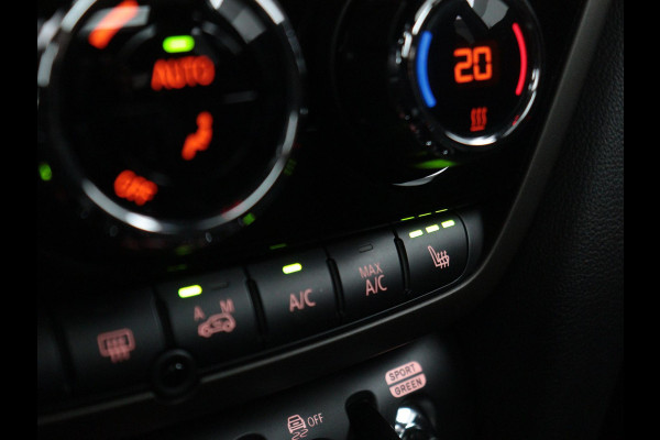 MINI Countryman John Cooper Works ALL4 Automaat / Panoramadak / Recaro Sportstoelen / Head-Up Display / LED / Navigatie Plus / 19 Inch / Achteruitrijcamera / Harman Kardon / Stoelverwarming / Lichtpakket