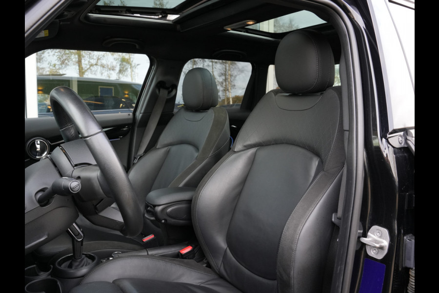 MINI Mini 1.5 Automaat Cooper Business Edition | Navigatie | Pano | LED | Leer | Climate Control