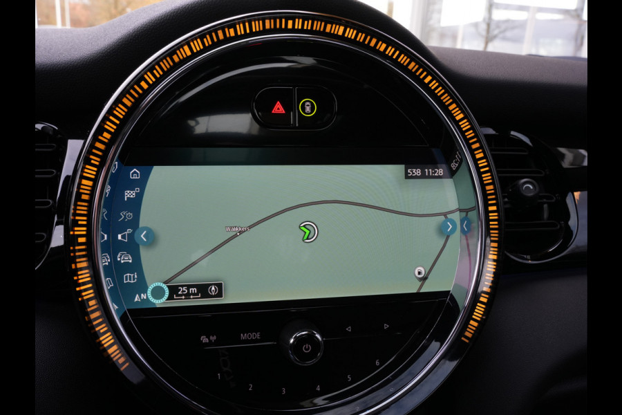 MINI Mini 1.5 Automaat Cooper Business Edition | Navigatie | Pano | LED | Leer | Climate Control