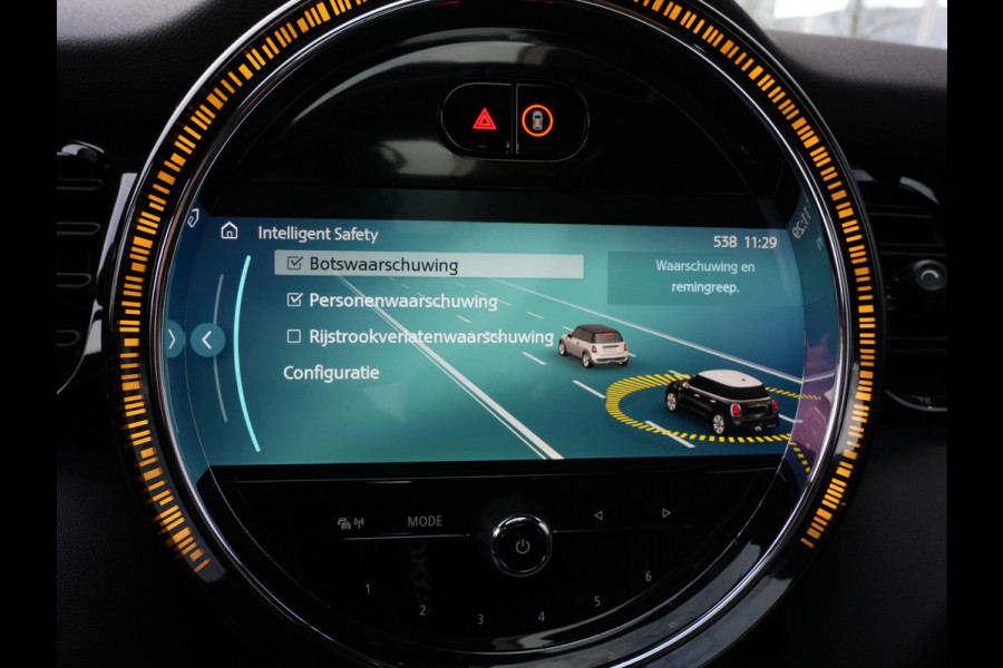 MINI Mini 1.5 Automaat Cooper Business Edition | Navigatie | Pano | LED | Leer | Climate Control