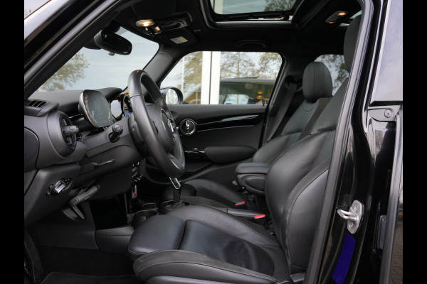 MINI Mini 1.5 Automaat Cooper Business Edition | Navigatie | Pano | LED | Leer | Climate Control