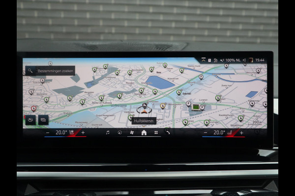 BMW X5 xDrive50e High Executive M Sport Pakket Automaat / Driving Assistant Professional / Stoelventilatie / Panoramadak / Trekhaak / Luchtvering / Iconic Glow / Gesture Control / Harman Kardon / Innovation Pakket / Craftedclarity / Stoelverwarmin voor+achter