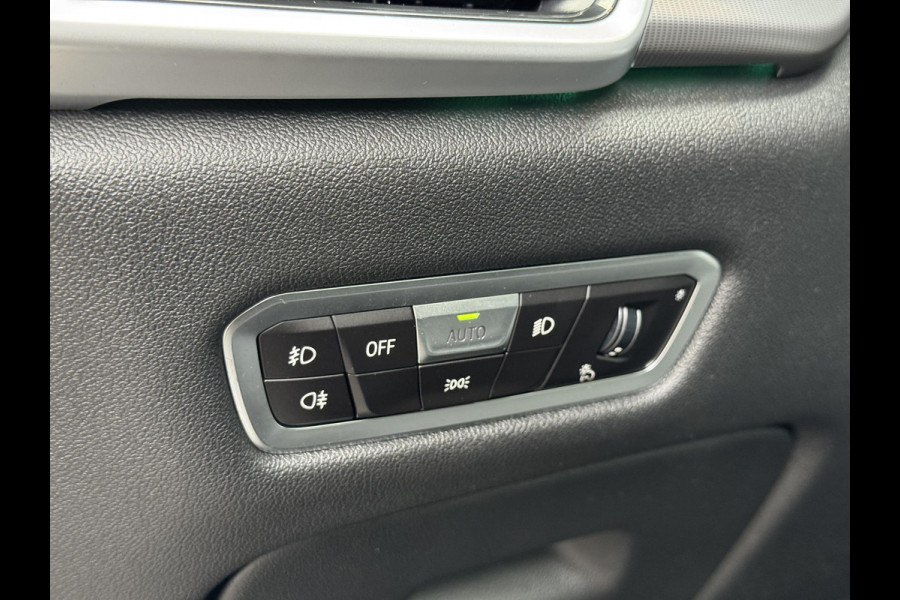 BMW X5 xDrive45e High Executive M Sport Pakket Automaat / Live Cockpit Professional / Panoramadak / Trekhaak / Comfortstoelen / Head-Up Display / Luchtvering / Driving Assistant Professional / Hifi / Stoelverwarming voor+achter /