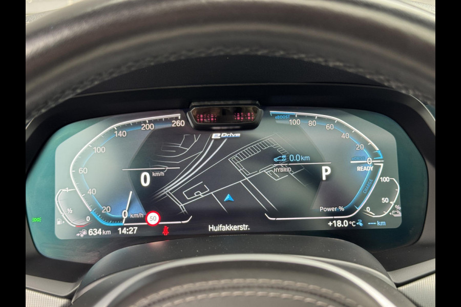 BMW X5 xDrive45e High Executive M Sport Pakket Automaat / Live Cockpit Professional / Panoramadak / Trekhaak / Comfortstoelen / Head-Up Display / Luchtvering / Driving Assistant Professional / Hifi / Stoelverwarming voor+achter /