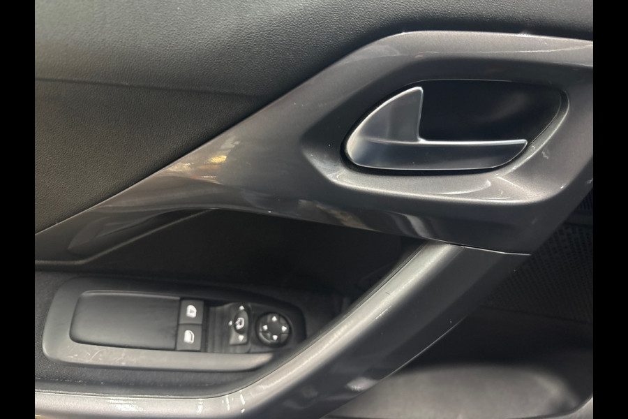 Peugeot 2008 1.2 PureTech Blue Lion Trekhaak, Carplay, Cruise