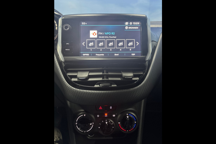 Peugeot 2008 1.2 PureTech Blue Lion Trekhaak, Carplay, Cruise