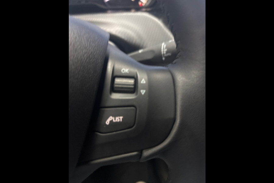 Peugeot 2008 1.2 PureTech Blue Lion Trekhaak, Carplay, Cruise