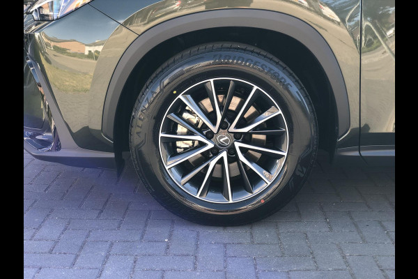 Lexus NX 450h+ AWD Luxury Line Plus | Panoramadak, 360 Camera, Leer, Groot scherm, Dodehoekherkenning, Stoel + Stuurverwarming