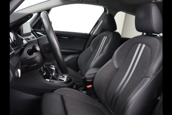 BMW 2 Serie Active Tourer 225xe iPerformance | Sport Line | Stoelverwarming | Full LED | Navigatie | Parkeerhulp | Sportstoelen | Bluetooth | Climate control | Getint glas | Cruise control | PHEV | Plug In
