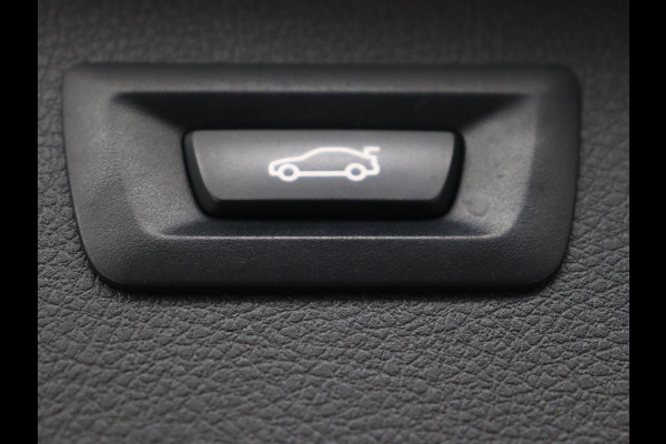 BMW 2 Serie Active Tourer 225xe iPerformance | Sport Line | Stoelverwarming | Full LED | Navigatie | Parkeerhulp | Sportstoelen | Bluetooth | Climate control | Getint glas | Cruise control | PHEV | Plug In