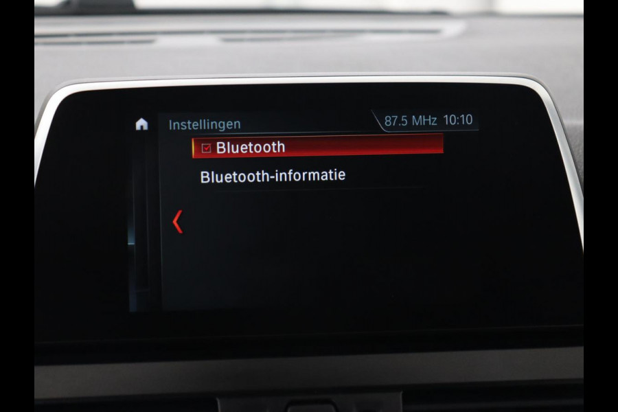 BMW 2 Serie Active Tourer 225xe iPerformance | Sport Line | Stoelverwarming | Full LED | Navigatie | Parkeerhulp | Sportstoelen | Bluetooth | Climate control | Getint glas | Cruise control | PHEV | Plug In