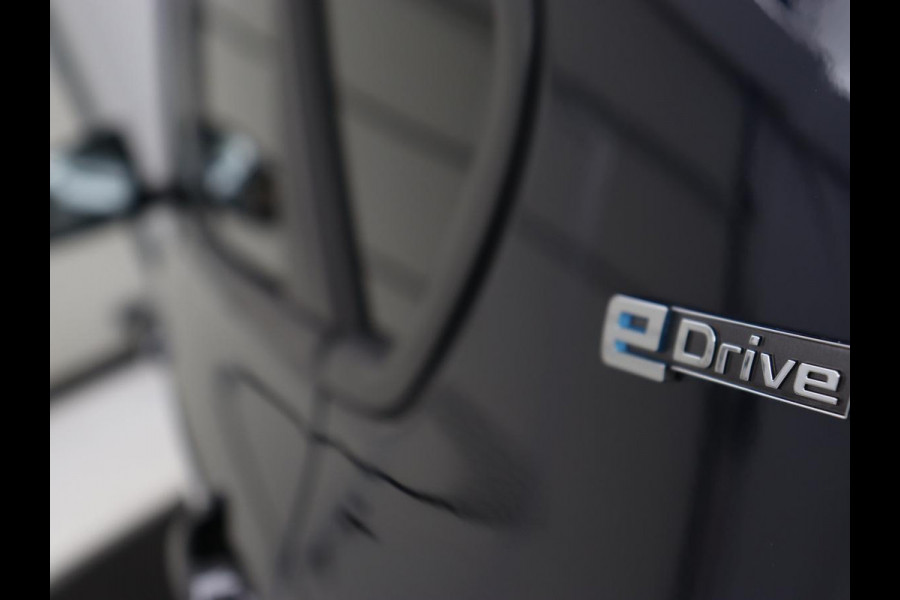 BMW 2 Serie Active Tourer 225xe iPerformance | Sport Line | Stoelverwarming | Full LED | Navigatie | Parkeerhulp | Sportstoelen | Bluetooth | Climate control | Getint glas | Cruise control | PHEV | Plug In