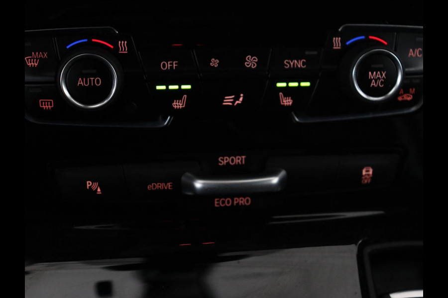 BMW 2 Serie Active Tourer 225xe iPerformance | Sport Line | Stoelverwarming | Full LED | Navigatie | Parkeerhulp | Sportstoelen | Bluetooth | Climate control | Getint glas | Cruise control | PHEV | Plug In