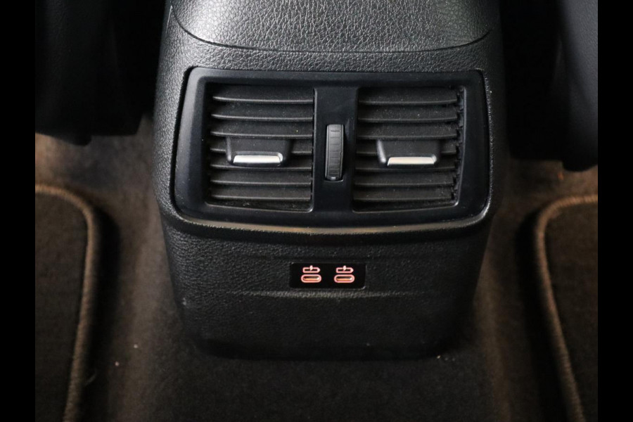 BMW 2 Serie Active Tourer 225xe iPerformance | Sport Line | Stoelverwarming | Full LED | Navigatie | Parkeerhulp | Sportstoelen | Bluetooth | Climate control | Getint glas | Cruise control | PHEV | Plug In