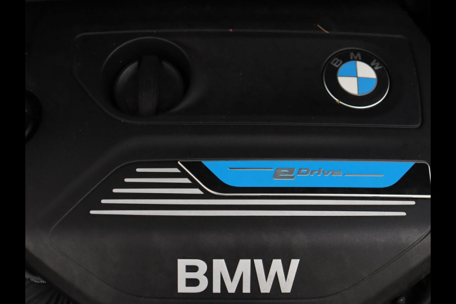 BMW 2 Serie Active Tourer 225xe iPerformance | Sport Line | Stoelverwarming | Full LED | Navigatie | Parkeerhulp | Sportstoelen | Bluetooth | Climate control | Getint glas | Cruise control | PHEV | Plug In