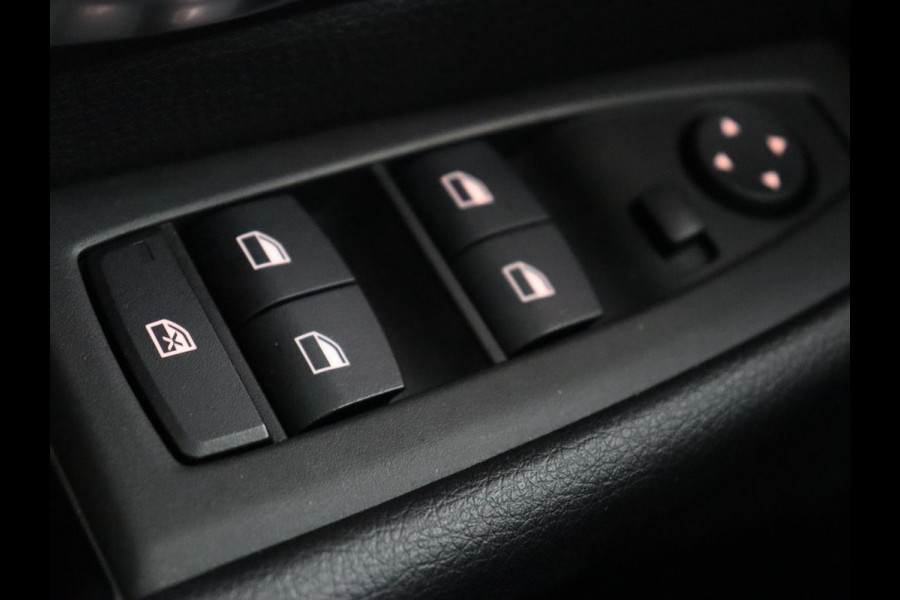 BMW 2 Serie Active Tourer 225xe iPerformance | Sport Line | Stoelverwarming | Full LED | Navigatie | Parkeerhulp | Sportstoelen | Bluetooth | Climate control | Getint glas | Cruise control | PHEV | Plug In