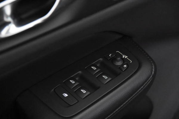 Volvo V60 2.0 B3 Momentum *1ste Eigenaar*Panoramadak*Stoelverwarming*