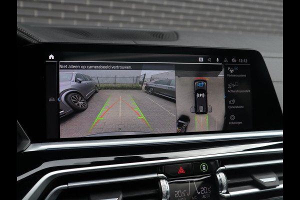 BMW X5 xDrive45e High Executive M Sport Pakket Automaat /  Live Cockpit Professional / Panoramadak / Driving Assistant Professional / Trekhaak / Luchtvering / Comfortstoelen / M Sportremsysteem / 21 Inch / Hifi / Parkeerhulpsysteem Plus