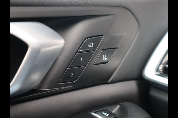 BMW X5 xDrive45e High Executive M Sport Pakket Automaat /  Live Cockpit Professional / Panoramadak / Driving Assistant Professional / Trekhaak / Luchtvering / Comfortstoelen / M Sportremsysteem / 21 Inch / Hifi / Parkeerhulpsysteem Plus