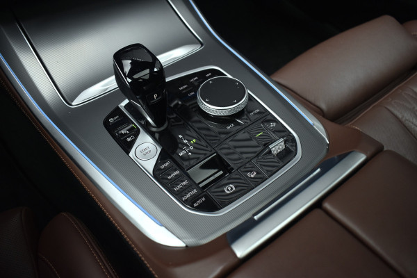 BMW X5 xDrive45e High Executive M Sport | Pano | Laser | Massage | ACC | Trekhaak | 21'' Wielen | Luchtvering |