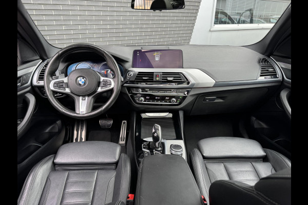 BMW X3 xDrive30i High Executive M Sport Pakket Automaat / Navigatiesysteem Professional / Panoramadak / Trekhaak / Driving Assistant / Adaptief Onderstel / Elektrisch Verstelbare Stoelen / Hifi / Stoelverwarming / Extra Getint Glas / 20 Inch