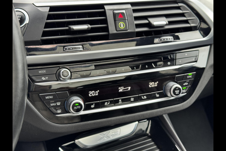 BMW X3 xDrive30i High Executive M Sport Pakket Automaat / Navigatiesysteem Professional / Panoramadak / Trekhaak / Driving Assistant / Adaptief Onderstel / Elektrisch Verstelbare Stoelen / Hifi / Stoelverwarming / Extra Getint Glas / 20 Inch