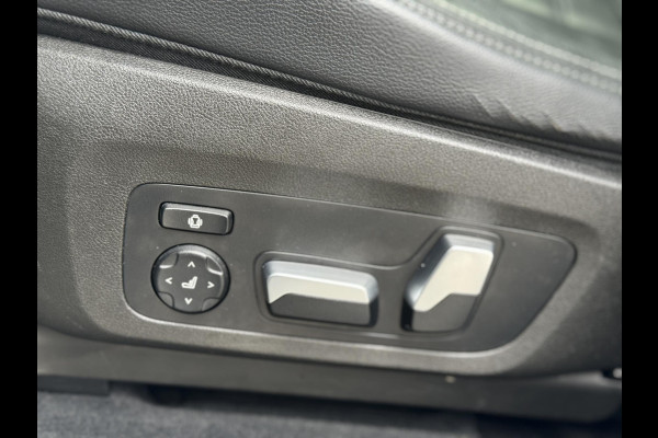 BMW X3 xDrive30i High Executive M Sport Pakket Automaat / Navigatiesysteem Professional / Panoramadak / Trekhaak / Driving Assistant / Adaptief Onderstel / Elektrisch Verstelbare Stoelen / Hifi / Stoelverwarming / Extra Getint Glas / 20 Inch