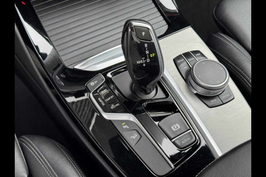 BMW X3 xDrive30i High Executive M Sport Pakket Automaat / Navigatiesysteem Professional / Panoramadak / Trekhaak / Driving Assistant / Adaptief Onderstel / Elektrisch Verstelbare Stoelen / Hifi / Stoelverwarming / Extra Getint Glas / 20 Inch