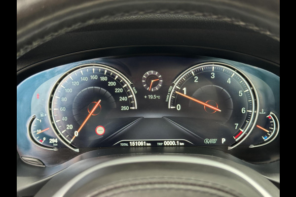 BMW X3 xDrive30i High Executive M Sport Pakket Automaat / Navigatiesysteem Professional / Panoramadak / Trekhaak / Driving Assistant / Adaptief Onderstel / Elektrisch Verstelbare Stoelen / Hifi / Stoelverwarming / Extra Getint Glas / 20 Inch