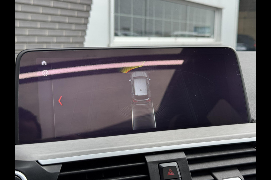 BMW X3 xDrive30i High Executive M Sport Pakket Automaat / Navigatiesysteem Professional / Panoramadak / Trekhaak / Driving Assistant / Adaptief Onderstel / Elektrisch Verstelbare Stoelen / Hifi / Stoelverwarming / Extra Getint Glas / 20 Inch