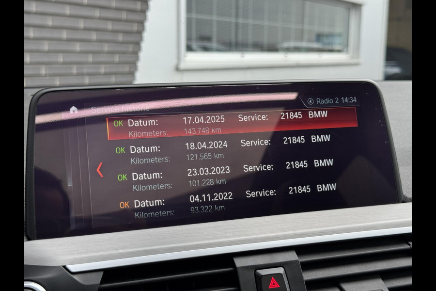 BMW X3 xDrive30i High Executive M Sport Pakket Automaat / Navigatiesysteem Professional / Panoramadak / Trekhaak / Driving Assistant / Adaptief Onderstel / Elektrisch Verstelbare Stoelen / Hifi / Stoelverwarming / Extra Getint Glas / 20 Inch
