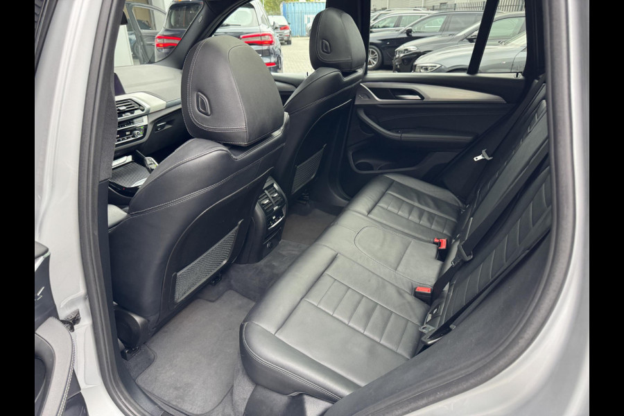 BMW X3 xDrive30i High Executive M Sport Pakket Automaat / Navigatiesysteem Professional / Panoramadak / Trekhaak / Driving Assistant / Adaptief Onderstel / Elektrisch Verstelbare Stoelen / Hifi / Stoelverwarming / Extra Getint Glas / 20 Inch