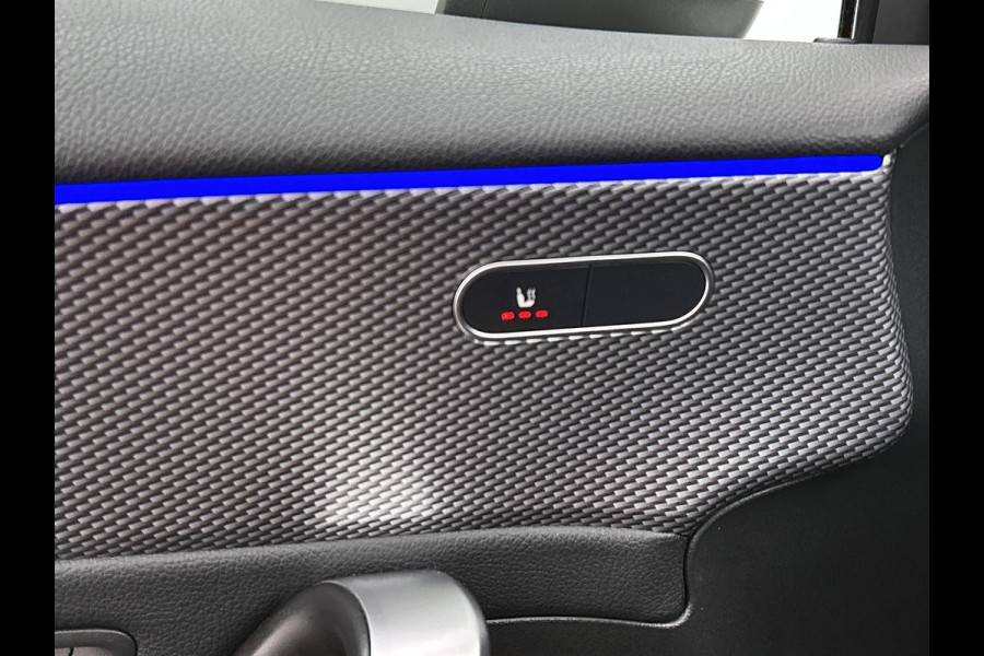 Mercedes-Benz A-Klasse 180 Business Solution Luxury Ledkoplampen | Achteruitrijcamera | Sfeerverlichting | Spiegelpakket. Inclusief 24 maanden Mercedes-Benz Certified garantie voor Europa.