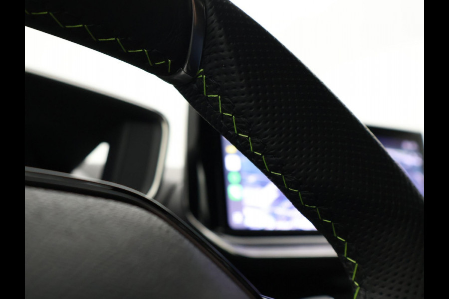 Peugeot 208 1.2 PT 100 PK GT + SPORTSTOELEN | 17 INCH | CAMERA | SFEERVERLICHTING | NAVIGATIE | CARPLAY | DAB