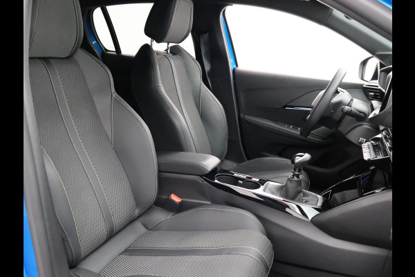 Peugeot 208 1.2 PT 100 PK GT + SPORTSTOELEN | 17 INCH | CAMERA | SFEERVERLICHTING | NAVIGATIE | CARPLAY | DAB