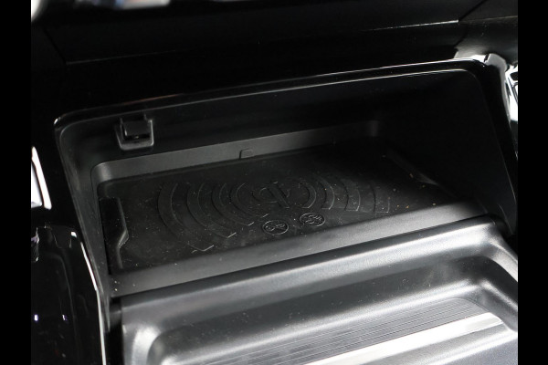 Peugeot 208 1.2 PT 100 PK GT + SPORTSTOELEN | 17 INCH | CAMERA | SFEERVERLICHTING | NAVIGATIE | CARPLAY | DAB