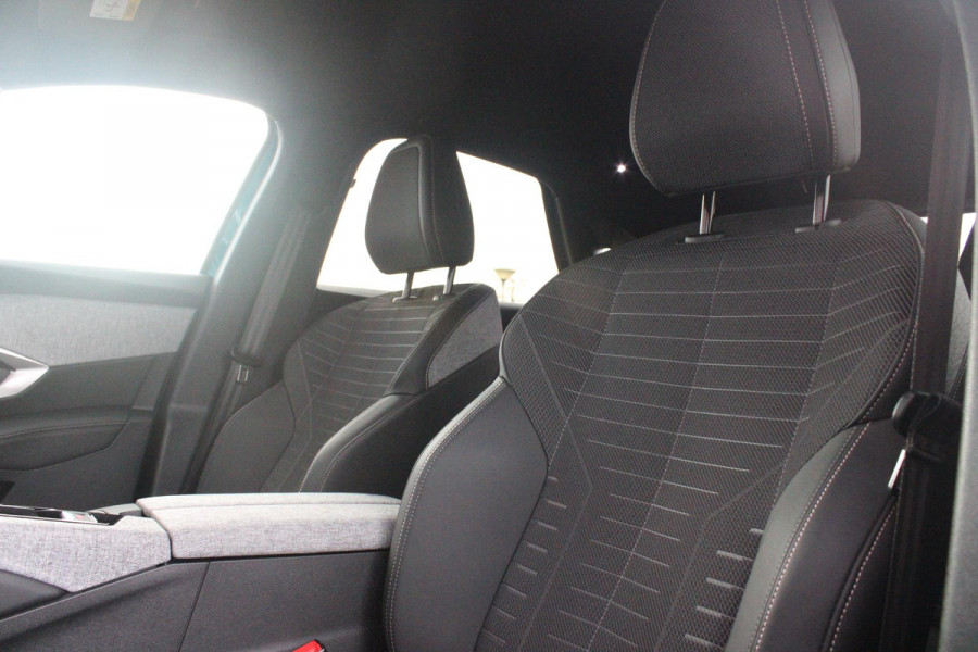 Peugeot 3008 1.2 Hybrid 145PK ALLURE | 360° CAMERA | KEYLESS ENTRY/START | STUUR VERWARMING | ALARM | DODEHOEK DETECTIE | 19" LICHTMETALEN VELGEN | NAVIGATIE | DRAADLOZE APPLE CARPLAY/ANDROID AUTO | ADAPTIVE CRUISE CONTROL | CLIAMTE CONTROL | PARKEERSENSOREN VOOR EN ACHTER |